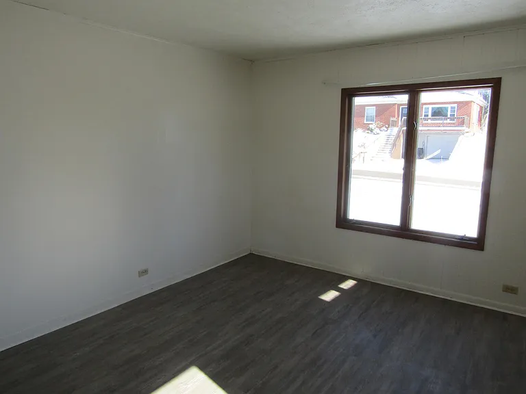 2025 Ogilby Rd — Photo 4