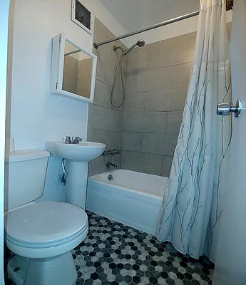 Rented by Moss Realty Company | media 15