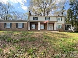 1st image of 640 Edgewood Dr