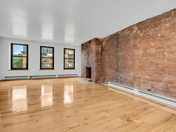 211 7th Avenue image 1 of 4