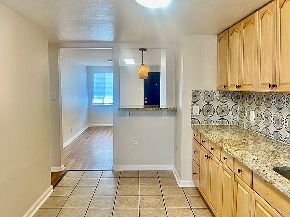 5th image of 620 W 1st Ave APT 4