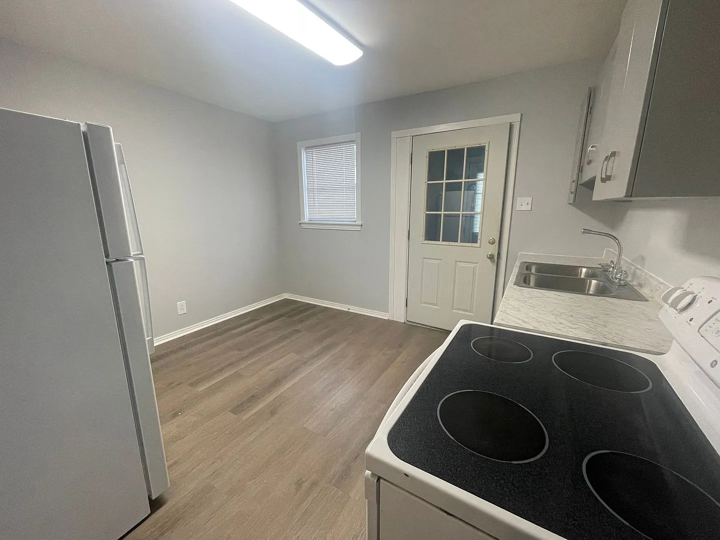 Make the call before it's gone! Clean and move in ready! — Photo 4