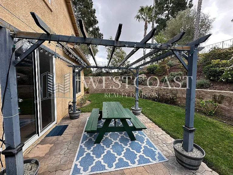 820 Silver Dr — Photo 30