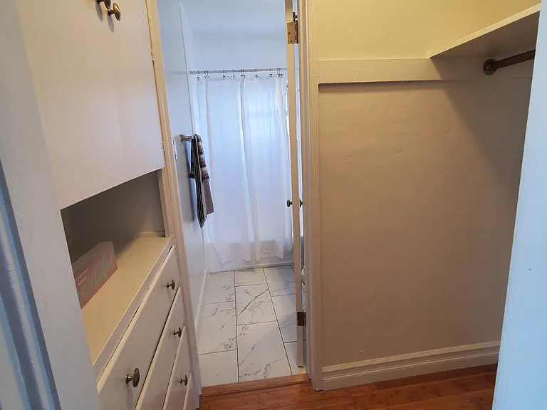 130 Roycroft — Photo 21