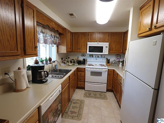 4th image of 1103 Clark Ave NE