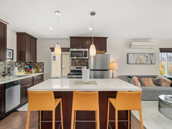 5261 E The Toledo APT 4, Long Beach, CA 90803