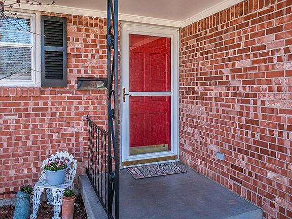 3rd image of 3517 Linda Dr