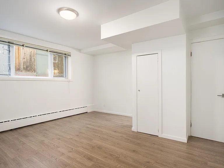 1445 W 11th Ave #11 — Photo 2