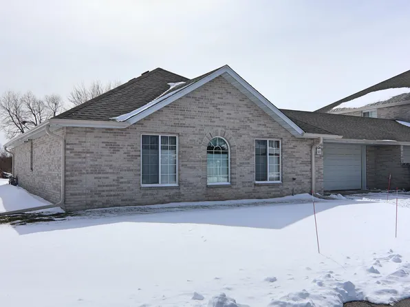624 E Market St Unit 101, Elkhorn, WI 53121