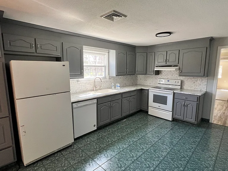 98 Kirkwood Rd — Photo 10