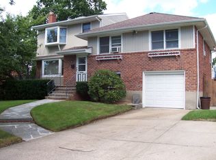78 Cedar Dr W, Plainview, NY 11803
