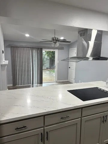 5 bed, 1900 sqft, $2,700 — Photo 4