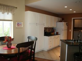 1230 Crystal Pointe Cir, Fenton, MI 48430