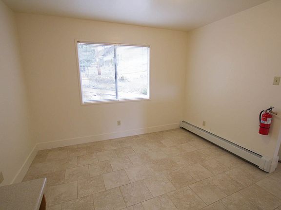 5th image of 1709 Baker Ct APT D
