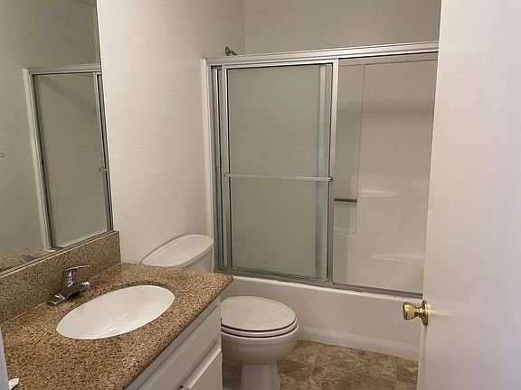 5th image of 3219 Altura Ave #10