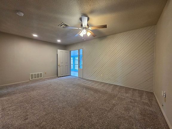 4th image of 1 Red Oak Rd