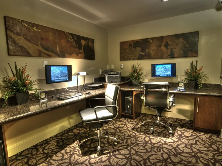 North Post Oak Lofts — Photo 10