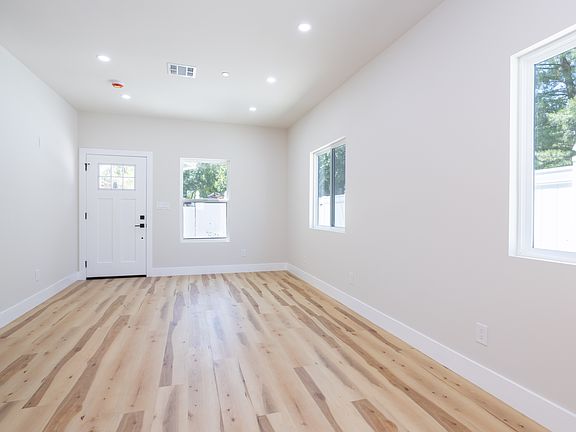5th image of 17905 Bullock St #1/2