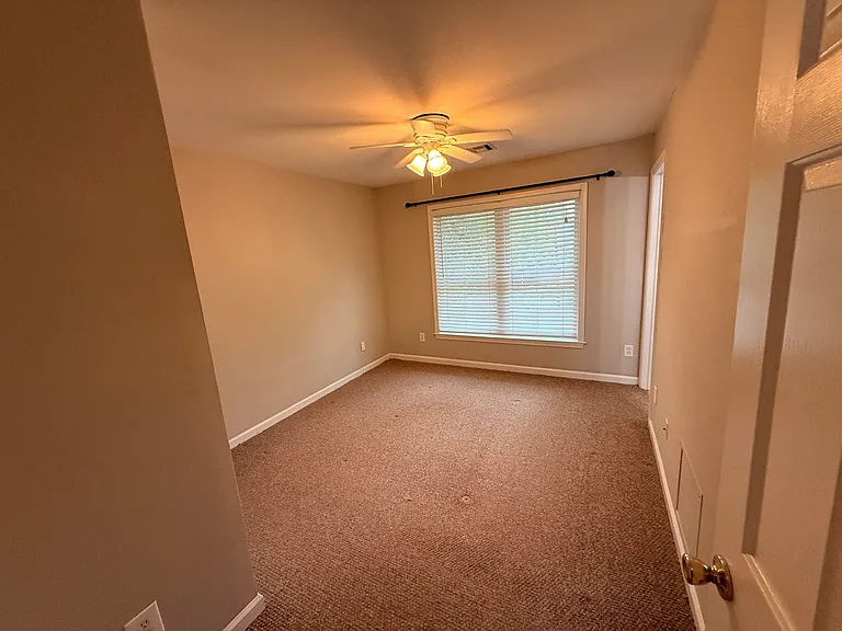 327 W Trinity Ave — Photo 17