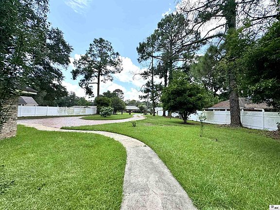 4th image of 913 Fortune Dr