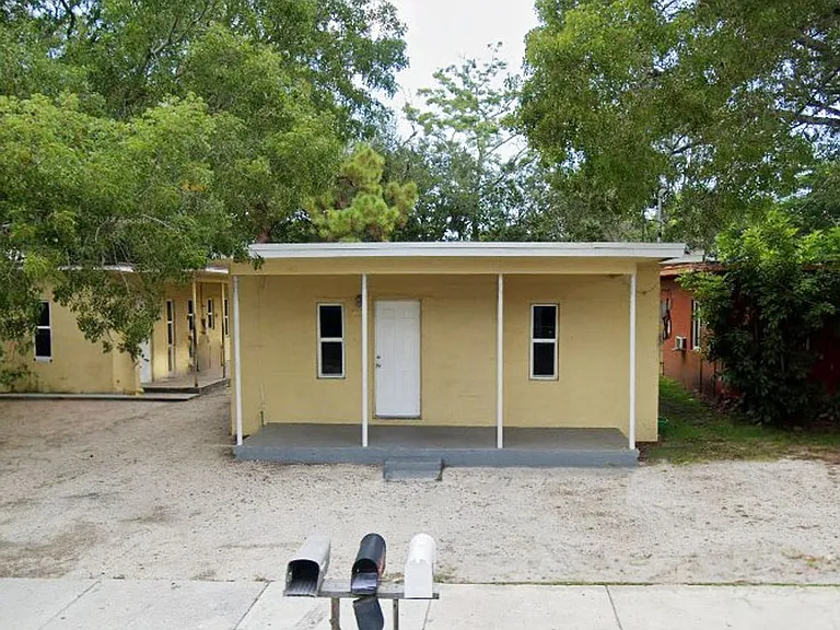 414 NW 14th Ave — Photo 2