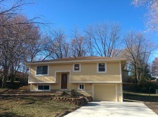 40 Stevens Rd, Eudora, KS 66025