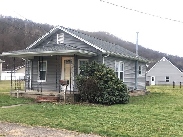 104 Pollock St, Paden City, WV 26159