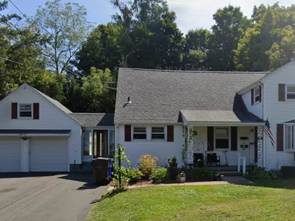 81 Middlefield St #2, Middletown, CT 06457