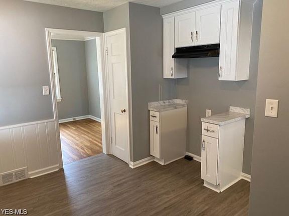 3rd image of 24470 Elsmere Dr
