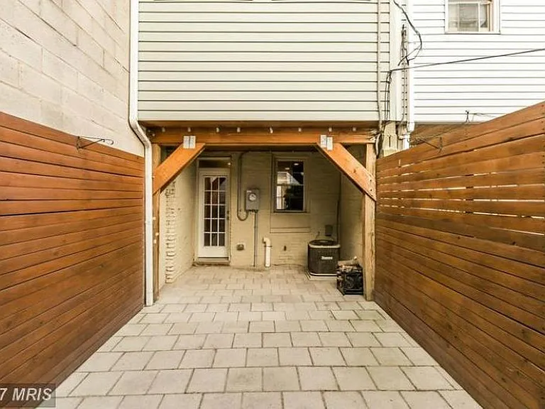 30 E Heath St #PRIMARYROOM — Photo 25