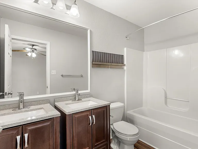 5467 Quail Creek Cir — Photo 17