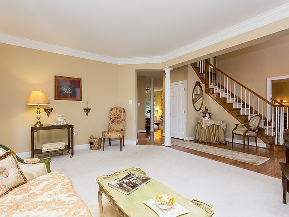 2nd image of 221 Ivystone Dr