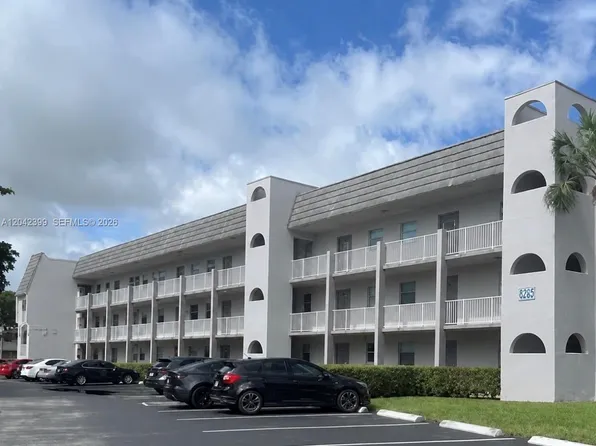 8285 Sunrise Lakes Blvd APT 106, Sunrise, FL 33322