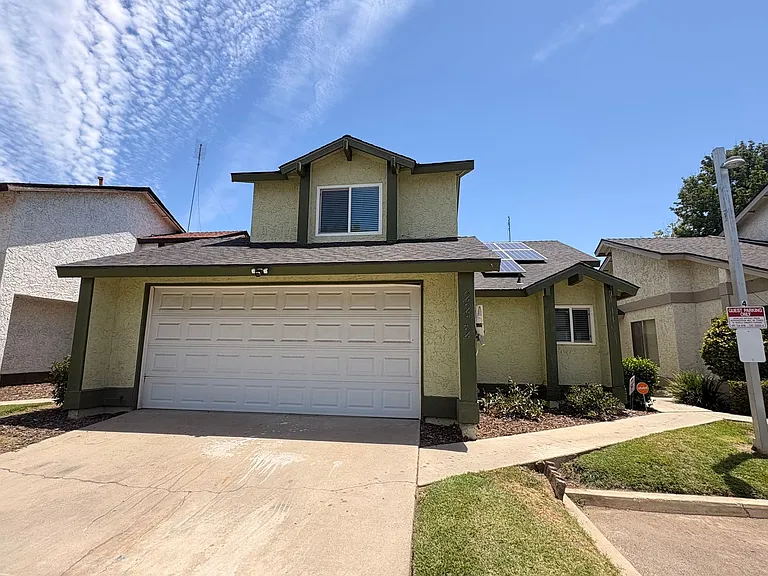 2212 N Edison St — Photo 2