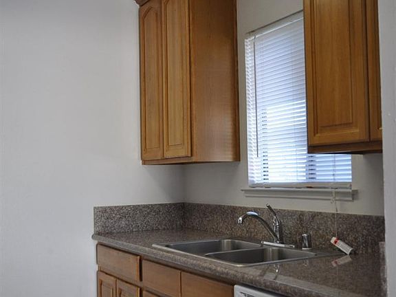 4th image of 5134 Rhode Island Dr APT 4