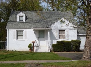 449 Brookside Dr, Roselle, NJ 07203