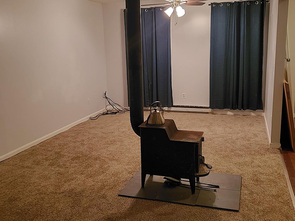 2nd image of 8474 Emerald Ln