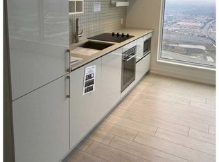 898 Portage Pkwy #6010, Vaughan, ON L4K 4Z4