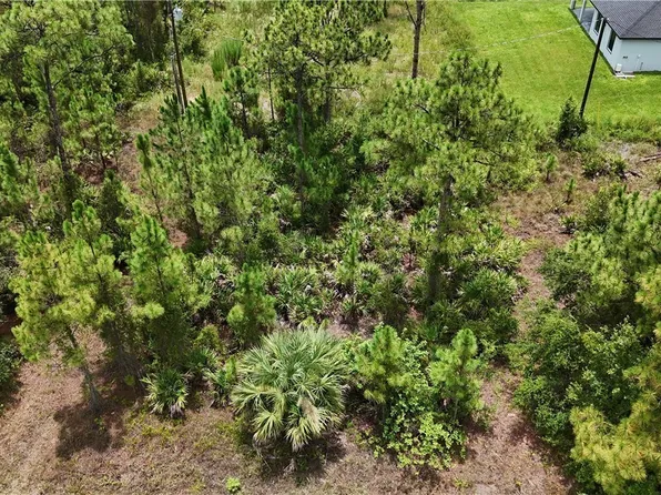 2402 E 10th St, Lehigh Acres, FL 33936