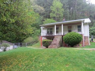 175 Knotty Pine Dr, Hazard, KY 41701