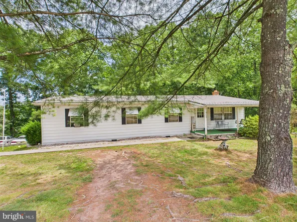 6739 Martinsburg Rd, Berkeley Springs, WV 25411