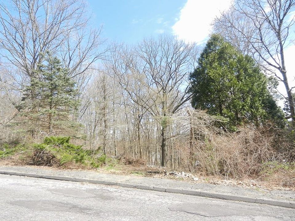 2nd image of 328 Desimone Dr