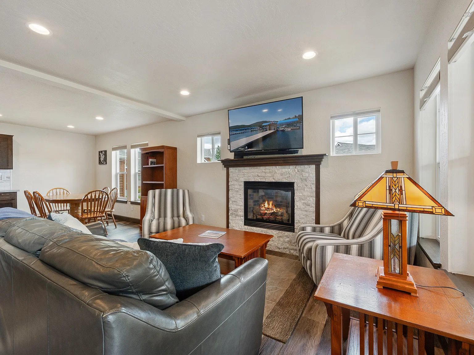 3 bed, 1574 sqft, $2,700 — Photo 3