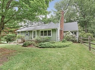 27 South Rd, Chester, NJ 07930