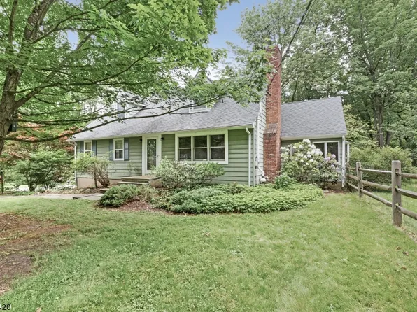 27 South Rd, Chester, NJ 07930