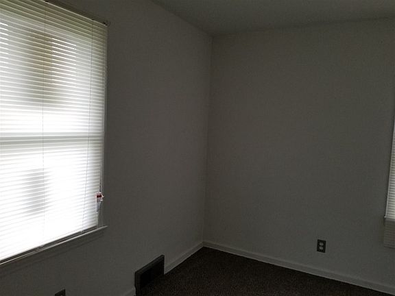 5th image of 722 Liberty St