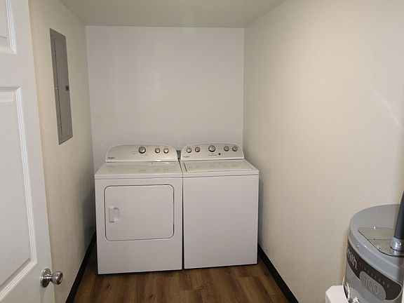 4th image of 2417 N Normandie St #B