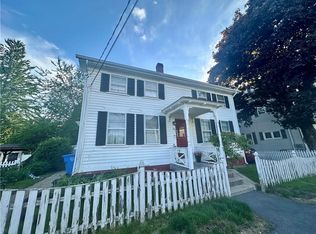 26 Pleasant St, Lincoln, RI 02865