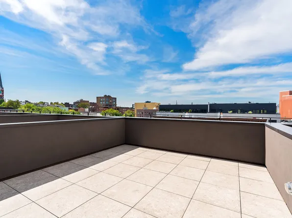 33 Carroll Street image 11 of 12