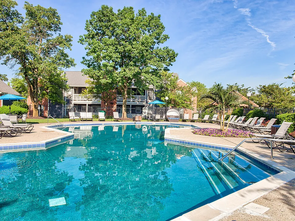 Lakeshore Apartments